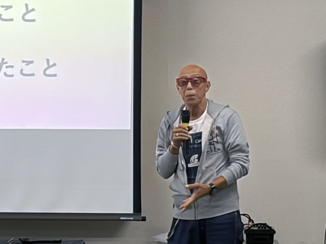 研修の最後に挨拶をする　アイル株式会社代表取締役　佐藤尚起